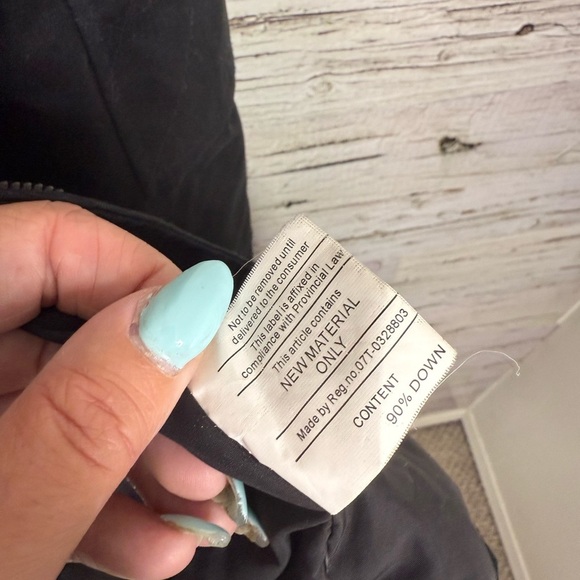 ARITZIA COMMUNITY DOWN FILLED PARADIGM PARKA SIZE xs black DUCK FEATHER - Picture 7 of 8